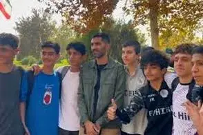 حضور عارف غلامی و محمد انصاری در جمع کودکان کار/ویدیو حضور عارف غلامی و محمد انصاری در جمع کودکان کار/ویدیو