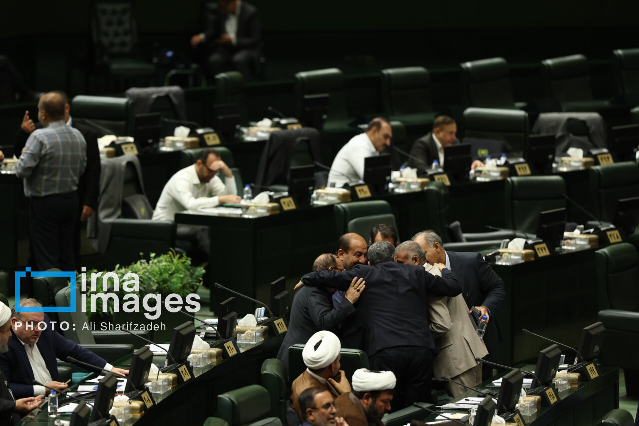 خانه کدام ملت؟/ هیاهو برای مشکلات مردم یا اولویت‌های نماینده؟/ جایگاه مطالبات مردم از تریبون نمایندگان کجاست؟