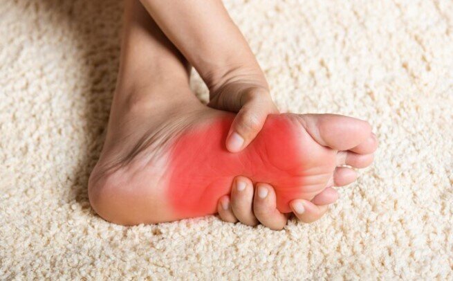 داغی و سوزش کف پا نشانه چیست؟ داغی و سوزش کف پا نشانه چیست؟