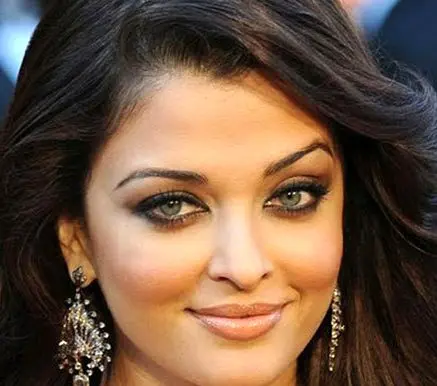 درخشش لباس فوق لاکچری آیشواریا رای در پاریس+ تصاویر درخشش لباس فوق لاکچری آیشواریا رای در پاریس+ تصاویر