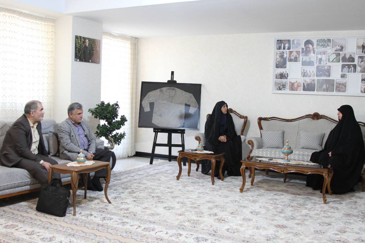 دیدار دبیرکل حزب موتلفه اسلامی با خانواده سردار شهید حاجی زاد