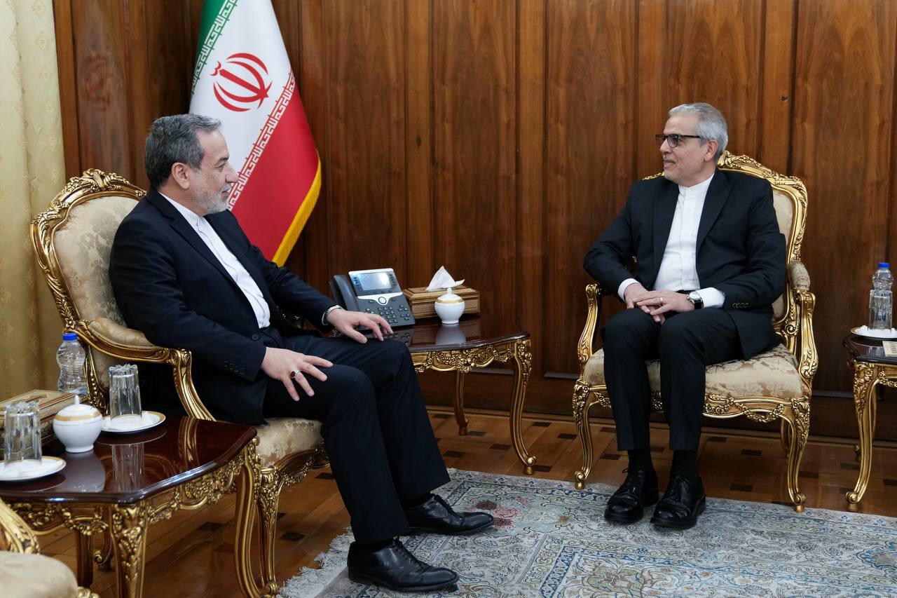 دیدار سفرای جدید ایران در نیجریه و مالی با عراقچی