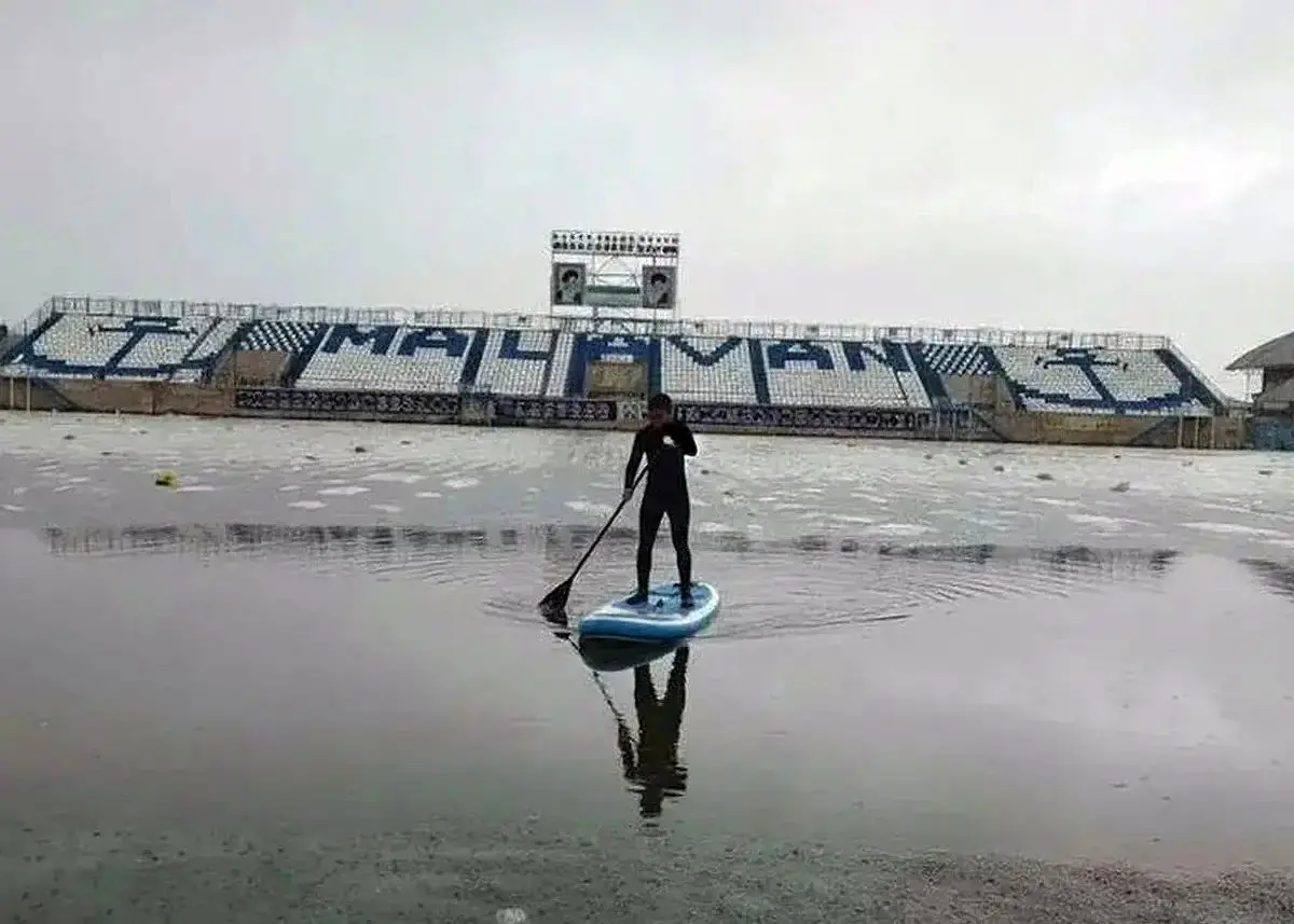 دیدار ملوان و خیبر به دلیل بارندگی لغو شد