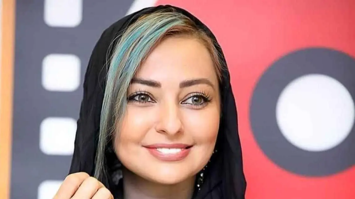 رانندگی کیوت نفیسه روشن با سگ باوفاش رانندگی کیوت نفیسه روشن با سگ باوفاش