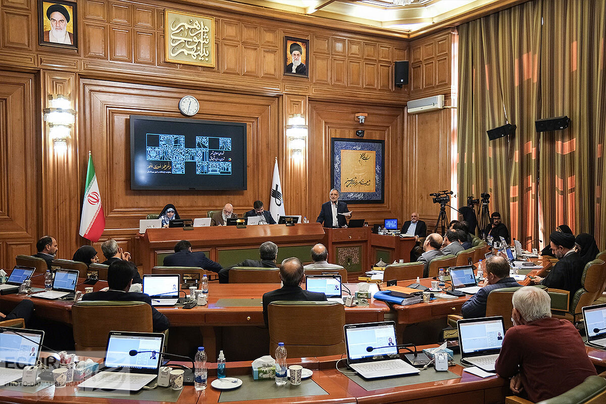 رقابت بذرپاش و زاکانی بر سر ساختمان بهشت؟/تناسبی شدن انتخابات فرصتی برای کسب کرسیهای بیشتر اصولگرایان در تهران/ اصلاحطلبان با یک لیست میآیند؟ رقابت بذرپاش و زاکانی بر سر ساختمان بهشت؟/تناسبی شدن انتخابات فرصتی برای کسب کرسیهای بیشتر اصولگرایان در تهران/ اصلاحطلبان با یک لیست میآیند؟