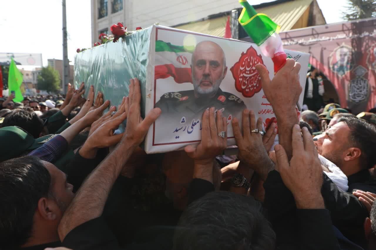 روایت همسر شهید رشید از زمان شهادت سردار رشید و فرزندش/ پسرم پیش از رسیدن به بیمارستان شهید شده بود