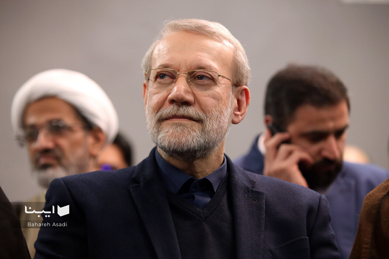 زیارت لاریجانی پس از بازگشت از روسیه + تصویر