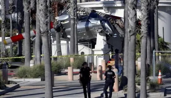 سقوط بالگرد روی عابران پیاده در «کالیفرنیا»+ فیلم