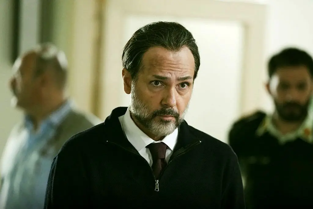 سلفی داغ و تازه خسرویِ سریال «محکوم» با تیپ دانشجویی سلفی داغ و تازه خسرویِ سریال «محکوم» با تیپ دانشجویی