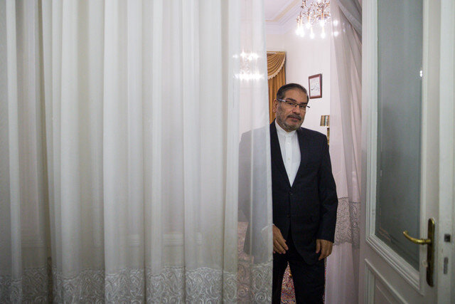 شما نظر بدهید/ ارزیابی شما از نظرات مخالفان و موافقان انتشار ویدئوی عروسی دختر شمخانی چیست؛ کدام را می‌پسندید و چرا؟