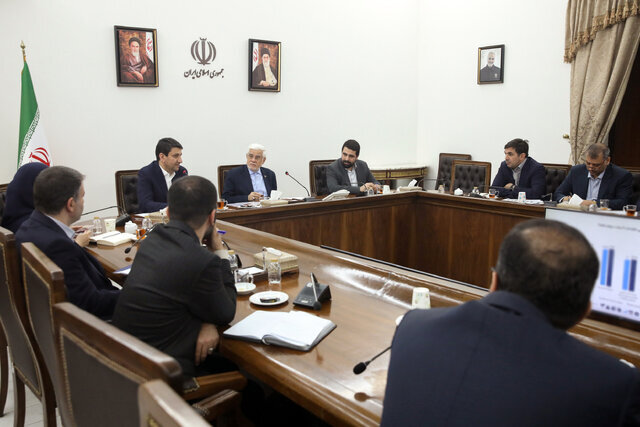 عارف: دولت چهاردهم، بستر تحقق شعار «ما می‌توانیم» را فراهم کرد/ باید از اختلافات جزئی عبور کرد