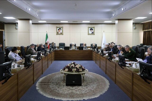 عباس عبدی:مردم از مجمع تشخیص برای تصویب CFT تشکر نمی کنند/ این مجمع کارایی خود را از دست داده