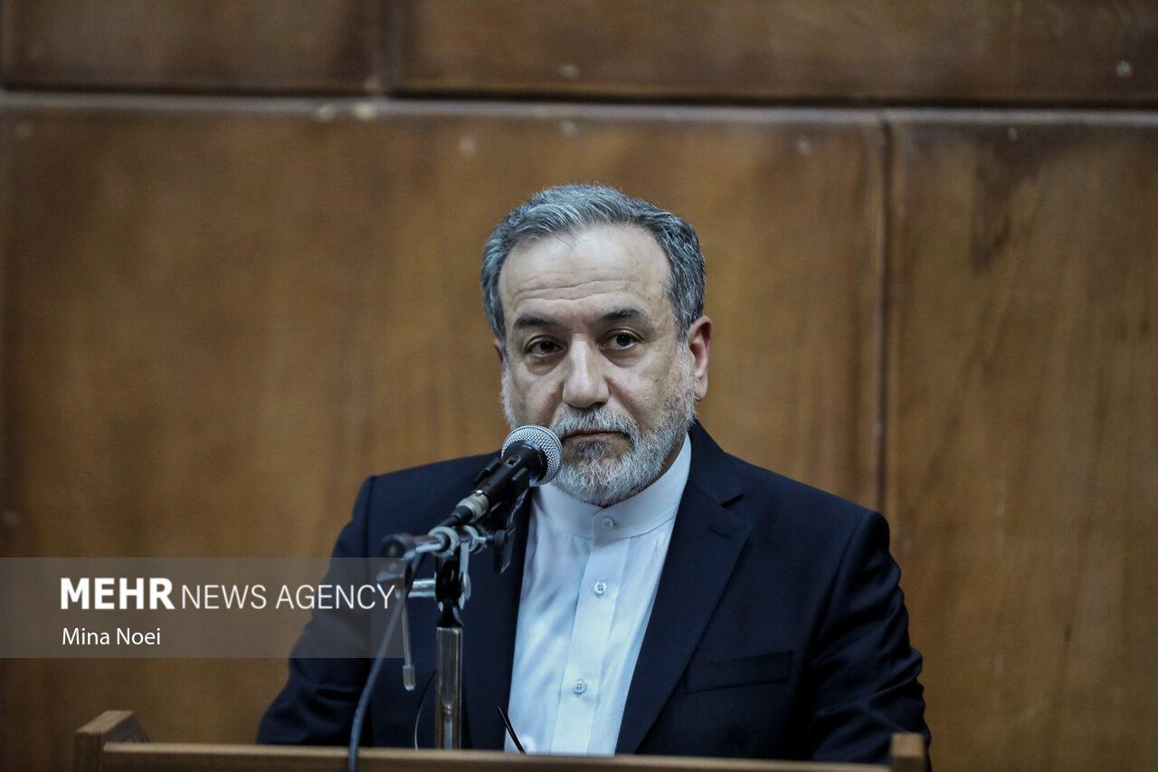 عراقچی: دیپلماسی ایران در خدمت اقتدار دفاعی و صیانت از تمامیت ارضی است عراقچی: دیپلماسی ایران در خدمت اقتدار دفاعی و صیانت از تمامیت ارضی است