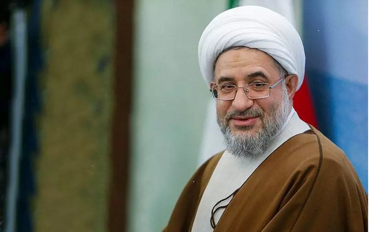 عضو خبرگان رهبری: گاهی رهبری الهی برای حفظ انسجام از سیاست‌های خود کوتاه می‌آید/ هیچ‌کس نمی‌تواند ادعا کند رهبر انقلاب تاکنون در تصمیماتشان اشتباه کرد