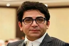 فرزاد حسنی: سایه من را در صداوسیما با تیر می‌زدند!/ویدیو