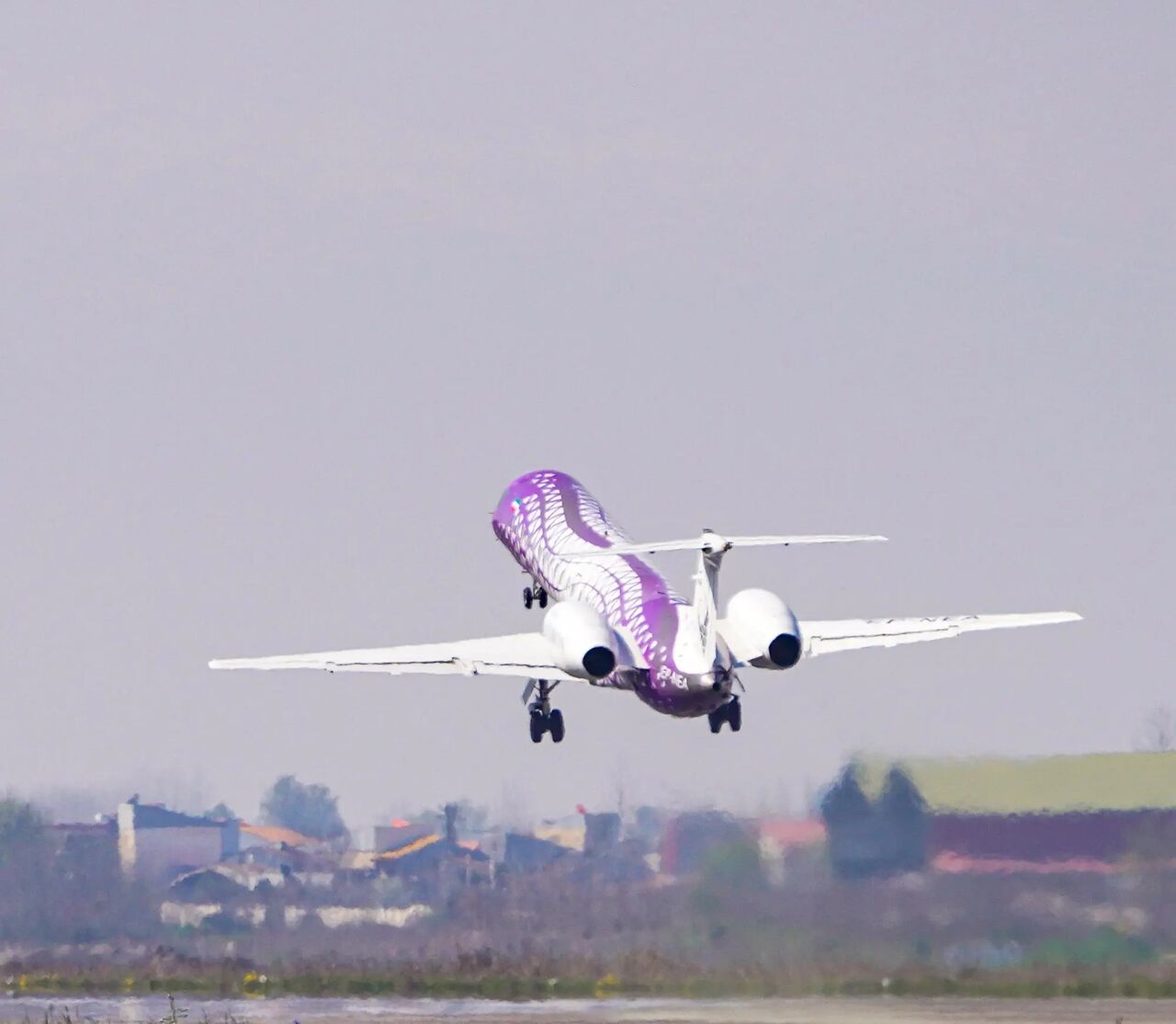 فیلم| نخستین پرواز رشت به آستراخان روسیه برقرار شد
