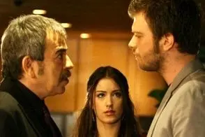 قاب خانوادگی بازیگر زیبای عشق ممنوع در تولدش قاب خانوادگی بازیگر زیبای عشق ممنوع در تولدش