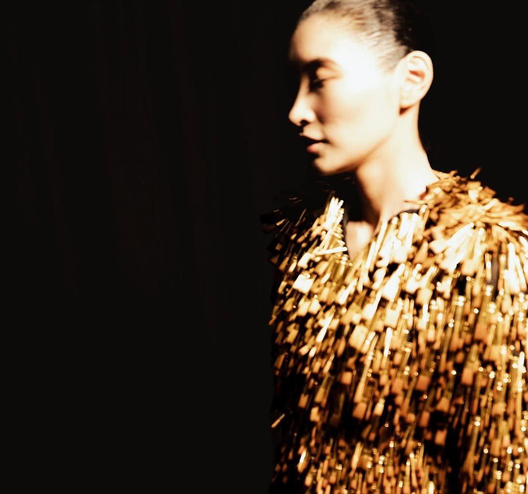 لباسی از جنس براش آرایشی خبرساز شد