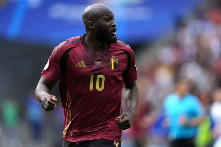 لوکاکو: نگذاشتند جسد پدرم را به کشور بیاوریم… لوکاکو: نگذاشتند جسد پدرم را به کشور بیاوریم…