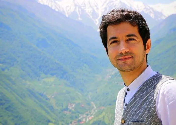 ماجرای خجالت و ناراحتی نجم الدین شریعتی بعد از دیدن پیرمرد ۸۰ ساله + فیلم ماجرای خجالت و ناراحتی نجم الدین شریعتی بعد از دیدن پیرمرد ۸۰ ساله + فیلم