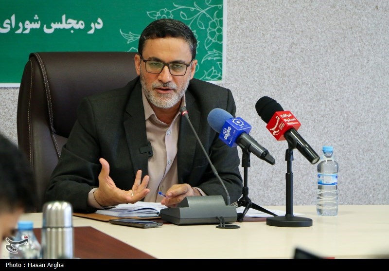 مقابله با قاچاق و رونق صادرات دو پیش‌شرط اساسی برای تحقق ارز تک نرخی – تسنیم