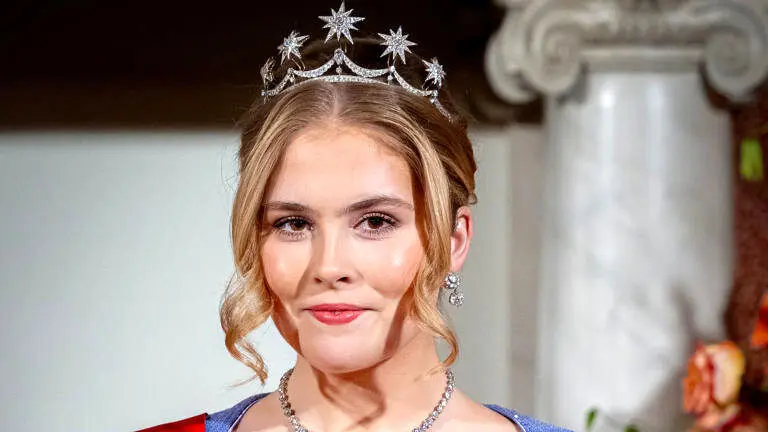 ملکه آینده هلند برای اعزام به سربازی در ارتش ثبت‌نام کرد