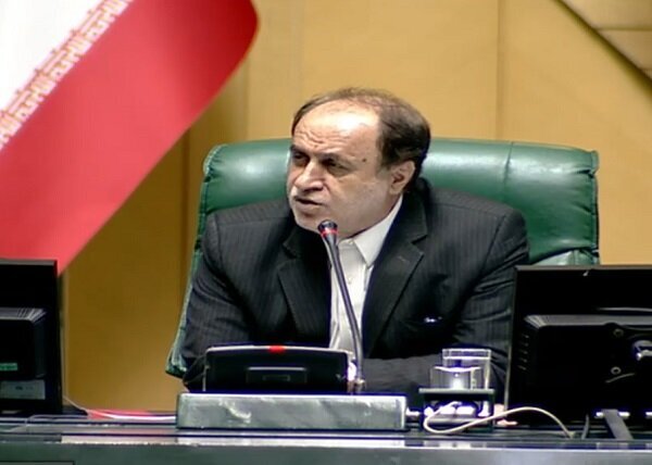 تذکر یک نماینده مجلس درباره اجرای کالابرگ؛ سفره مردم در تامین کالای اساسی دچار بحران است/ اجناس روزبه‌روز گران می‌شود