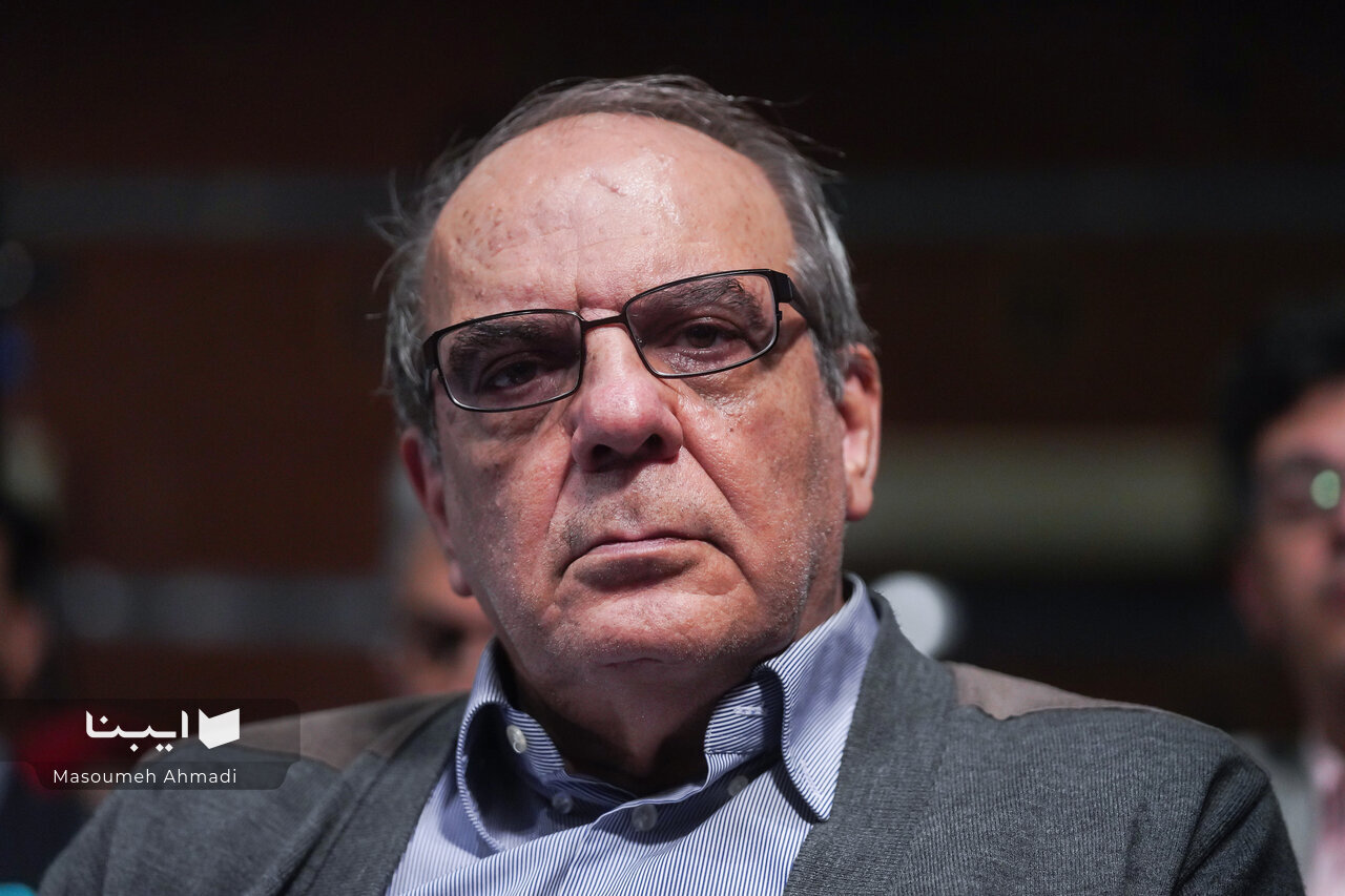 نامه عباس عبدی به قالیباف در اعتراض به سیاست‌های جمعیتی؛ جمعیت شیر فلکه نیست که حکومت باز و بسته‌اش کند!