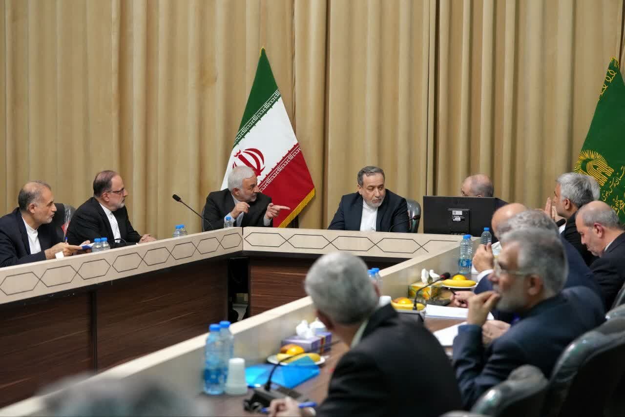 نشست وزیر امور خارجه با سفرای ایران در مشهد برگزار شد