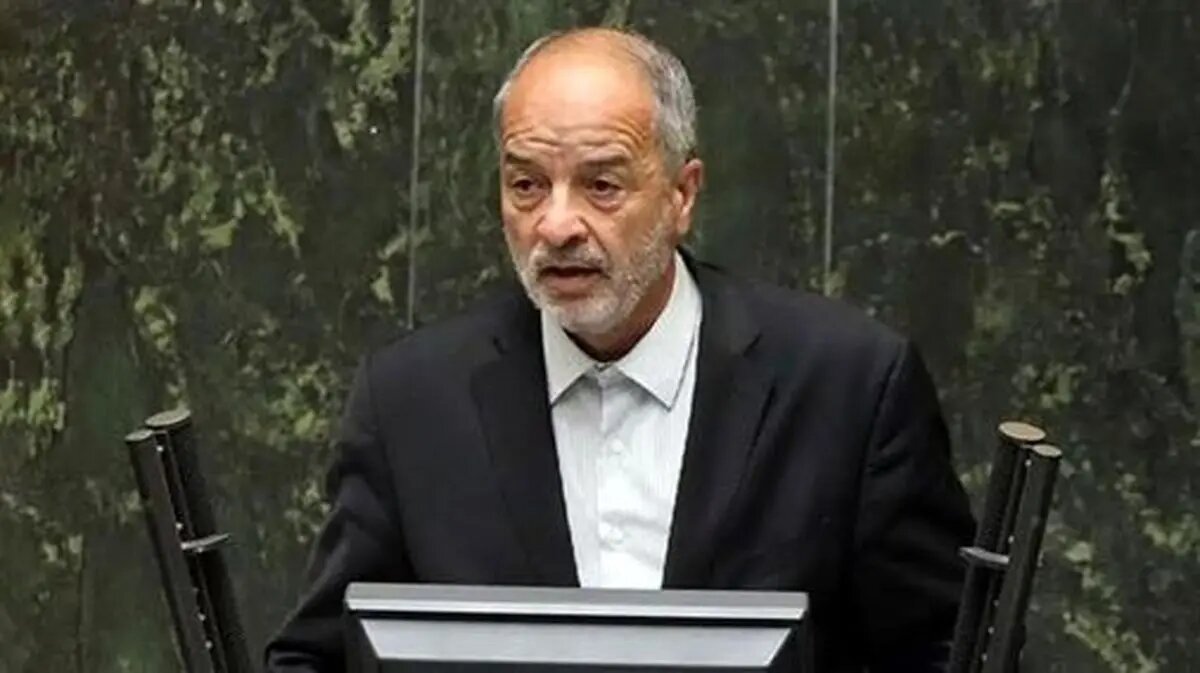 نماینده مجلس: ملت ایران در منجلاب افزایش قیمت‌ها در حال غرق است/ مذاکره با آمریکا، قبول FATF و عدم اجرای قانون حجاب صدای عده ای وطن فروش و خائن است