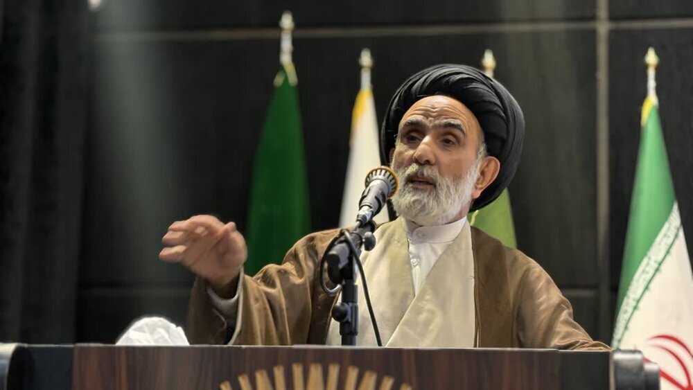 نماینده ولی فقیه در وزارت جهاد: فرهنگ فرزند کمتر، زندگی بهتر، فرهنگی غیر اسلامی است/ فرزندآوری رکن اساسی اقتدار ملّی و آینده ایران است