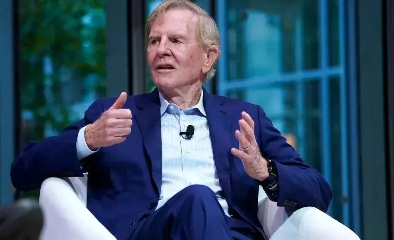 هشدار مدیرعامل سابق اپل: OpenAI تهدیدی واقعی برای سلطه اپل است