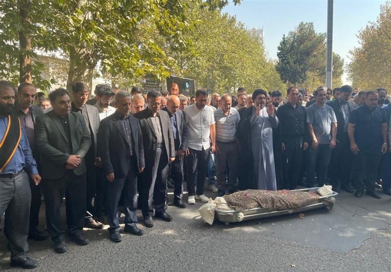 وداع دانشجویان دانشگاه تهران با هم‌دانشگاهی خود – تسنیم