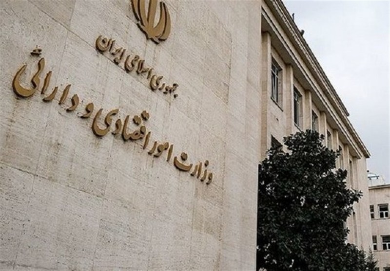 وزیر اقتصاد: زیان بانک آینده را سهامداران اصلی پرداخت می‌کنند / سپرده‌ها به‌طور کامل به بانک ملی منتقل شد – تسنیم