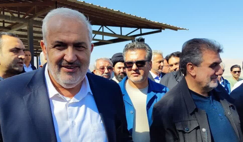 وزیر نیرو از بند انحرافی «سیمین دشت» بازدید کرد