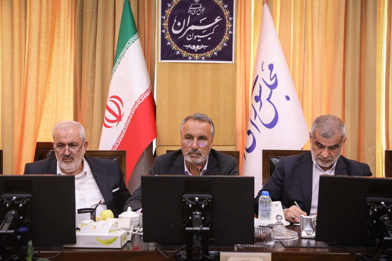 وزیر نیرو به سوالات نمایندگان مجلس درباره آب و سدها پاسخ داد