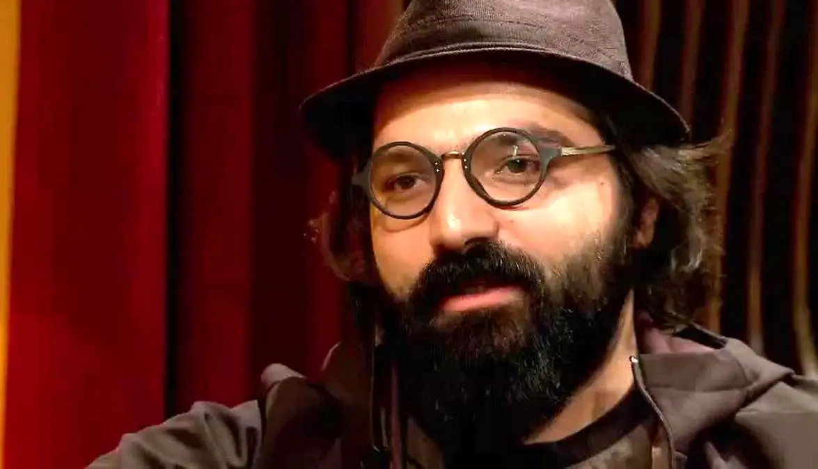 وقتی بهزاد عمرانی ادای رضا یزدانی رو در میاره+ فیلم وقتی بهزاد عمرانی ادای رضا یزدانی رو در میاره+ فیلم