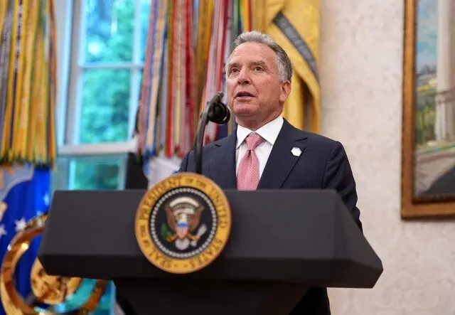 ویتکاف شایعات خروج از دولت را قاطعانه تکذیب کرد