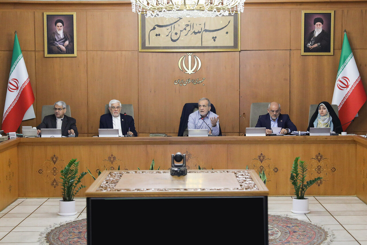 پزشکیان: هیچ مسئله‌ای در عرصه حکمرانی، حیاتی‌تر از معیشت مردم نیست