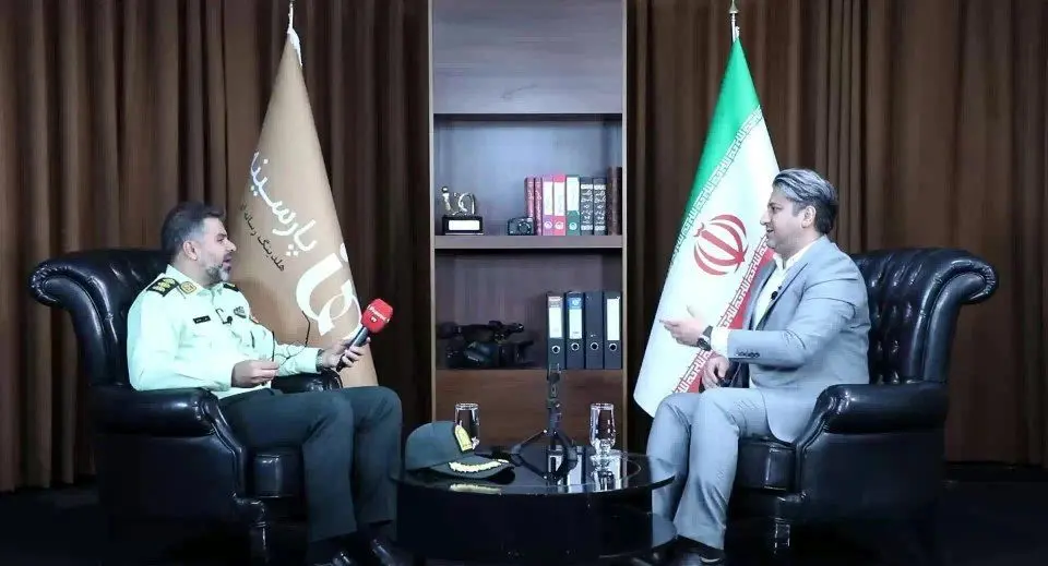 پلیس های خوشتیپ به موقع ترفیع درجه می گیرند+ فیلم