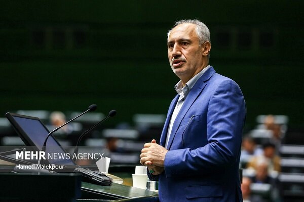 پورمحمدی: منابع موجود برای تأمین کامل کالاهای اساسی و دارو کافی نیست پورمحمدی: منابع موجود برای تأمین کامل کالاهای اساسی و دارو کافی نیست