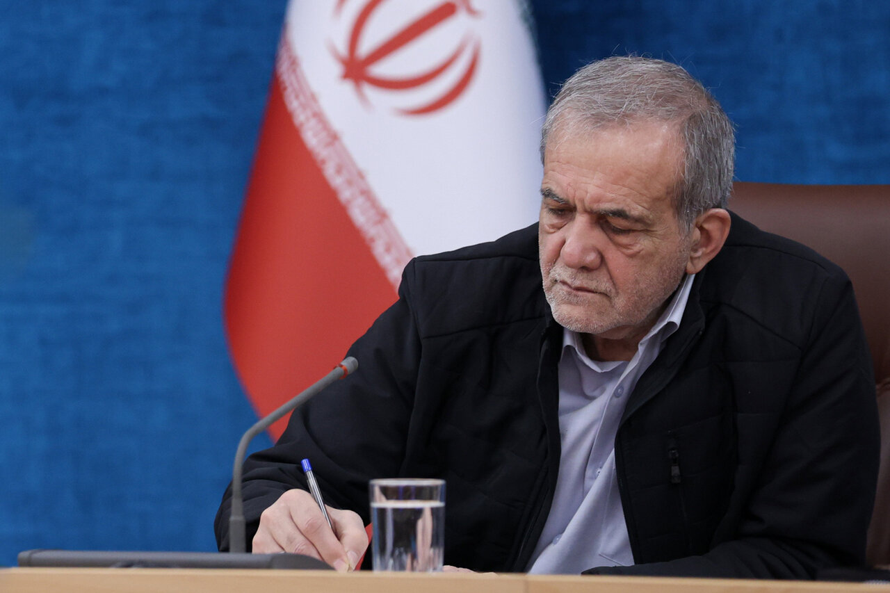 پیام تسلیت پزشکیان در پی درگذشت «محمود روحانی»