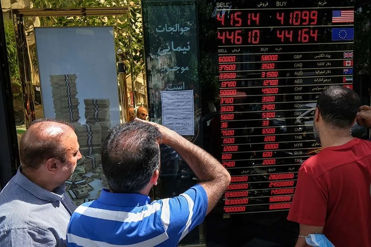 پیش بینی قیمت دلار؛ نوسان قیمتی بازار ادامه می یابد؟