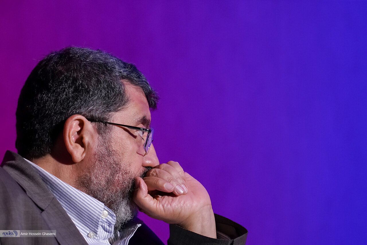 چرا سردار سلامی با فواد ایزدی به تندی برخورد کرد؟