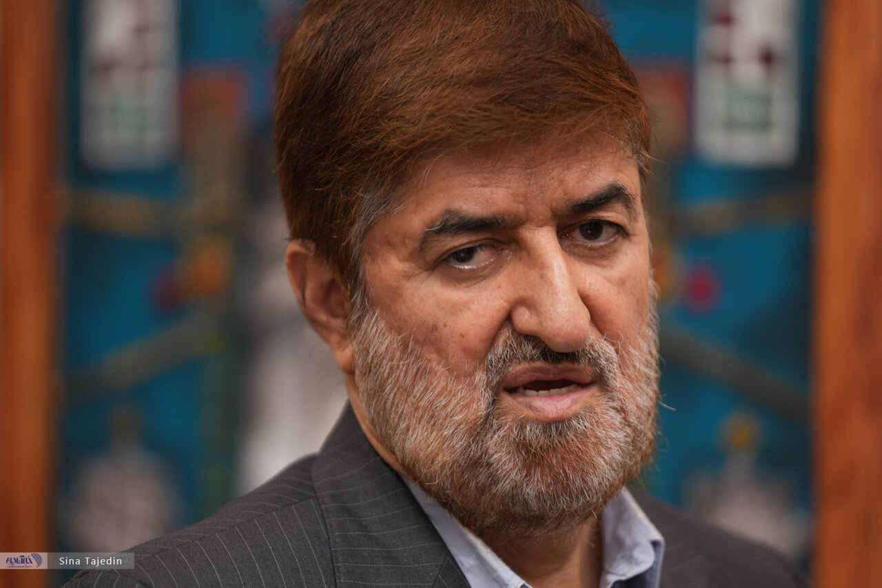 چرا علی مطهری گفت که «باید پوزه‌ آمریکا به خاک مالیده شود»؟/ تفسیر خبرگزاری فارس درباره تغییر موضع مطهری در قبال موضوع ارتباط با آمریکا