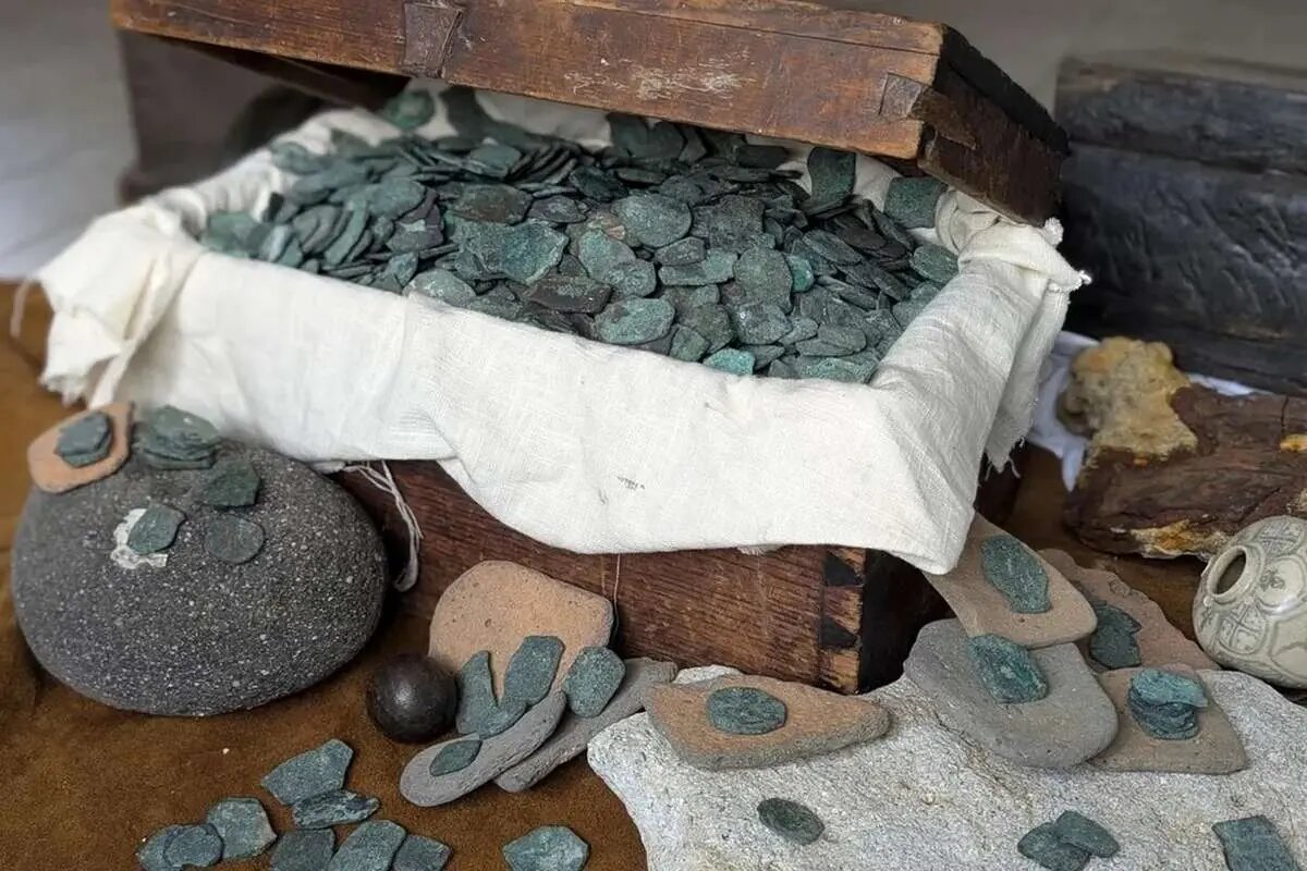 کشف گنج یک میلیون دلاری ۳۰۰ ساله/ عکس