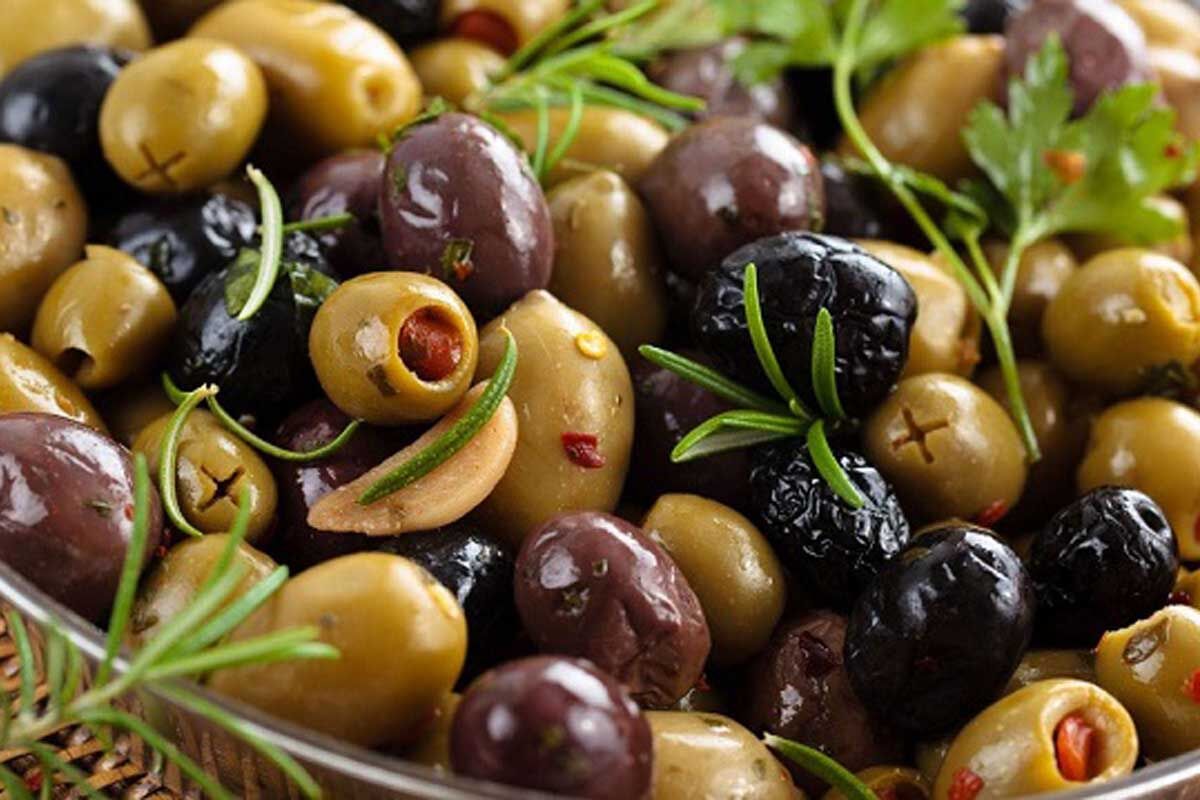 ۱۴۶۰ تن کنسرو و روغن زیتون به کشورهای هدف صادر شد