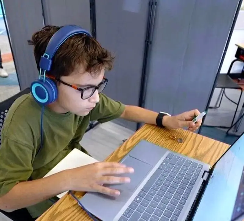 ۴۰ هزار دلار در سال برای مدرسه‌ای که دانش‌آموزان رئیس کلاس‌اند