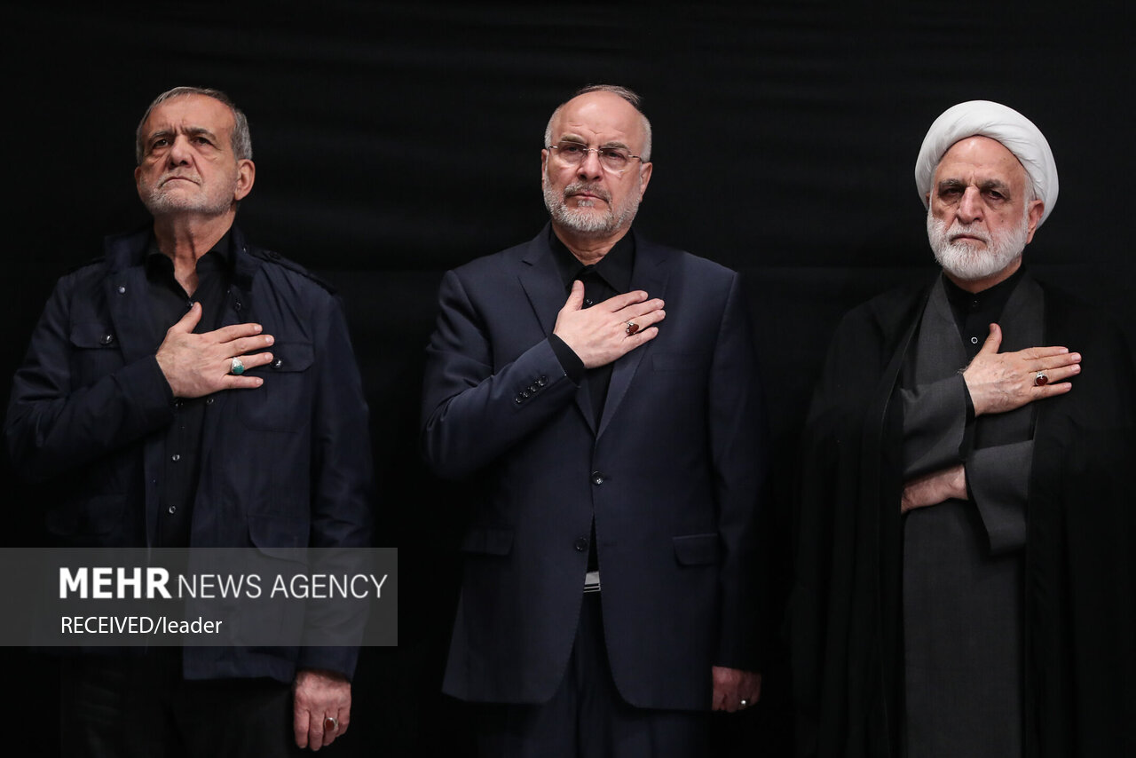 مراسم عزاداری شب شهادت حضرت زهرا (س) در حسینیه امام خمینی (ره) مراسم عزاداری شب شهادت حضرت زهرا (س) در حسینیه امام خمینی (ره)