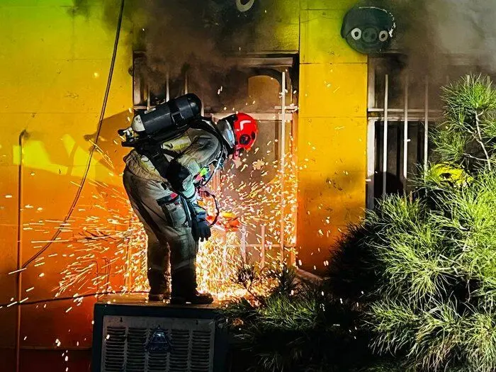 آتش سوزی ناگهانی در یکی از مراکز تجاری تهران آتش سوزی ناگهانی در یکی از مراکز تجاری تهران